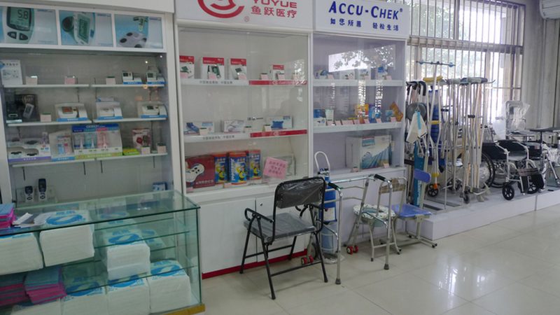 养老院医用护理床：如何选择合适尺寸？**